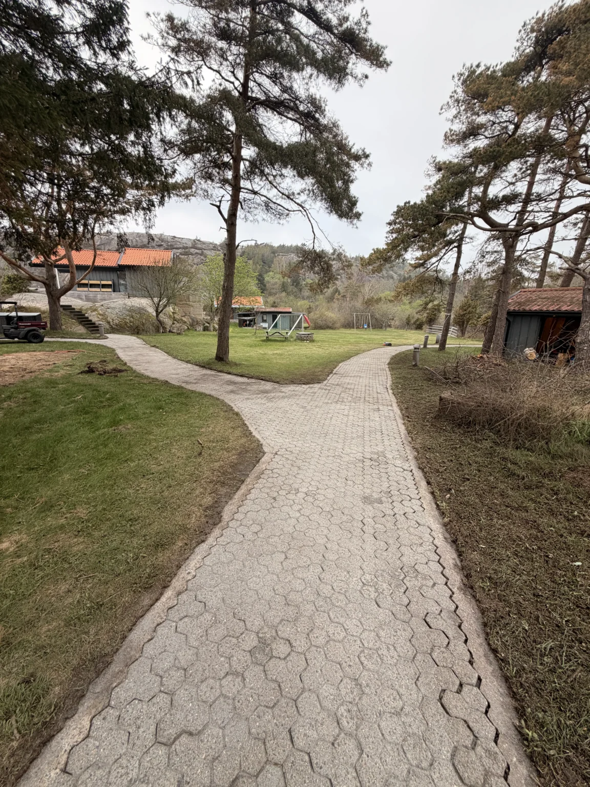 Rengöring av stenyta med stentvätt